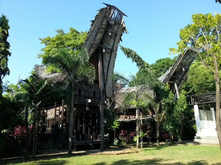Hotels in Barombong