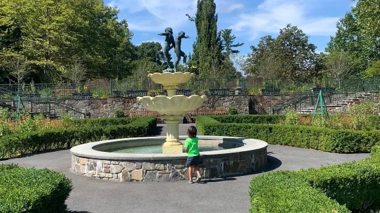 Lasdon Park, Arboretum & Veterans Memorial