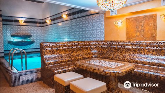 Tsarskaya Usad'ba, Ozdorovitel'no-Bannyy Kompleks