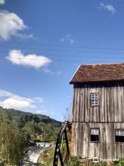 Mill Colonial Cavichion