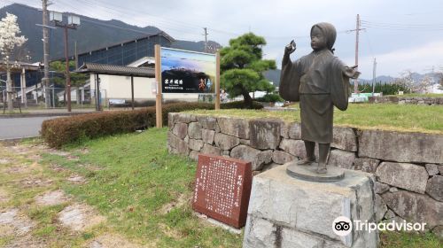 お福(春日局)の像