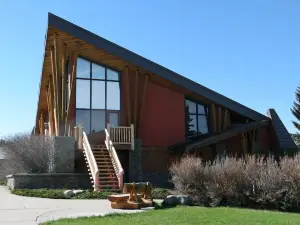 Hinton Visitor Information Centre