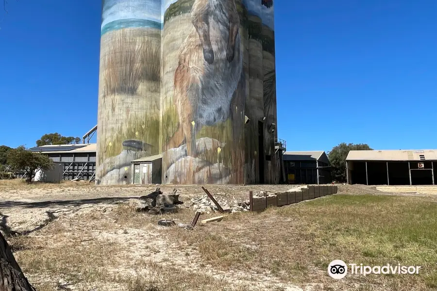 Kingscote Silo Art