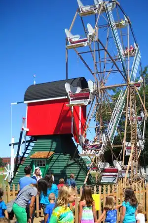 Hotels near Nelis' Dutch Village