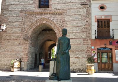 Monumento a Isabel la Catolica