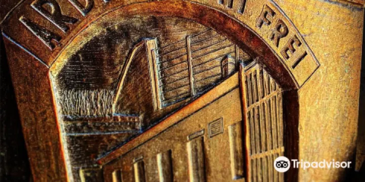 猶太人大屠殺中心