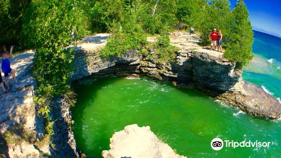 Cave Point County Park