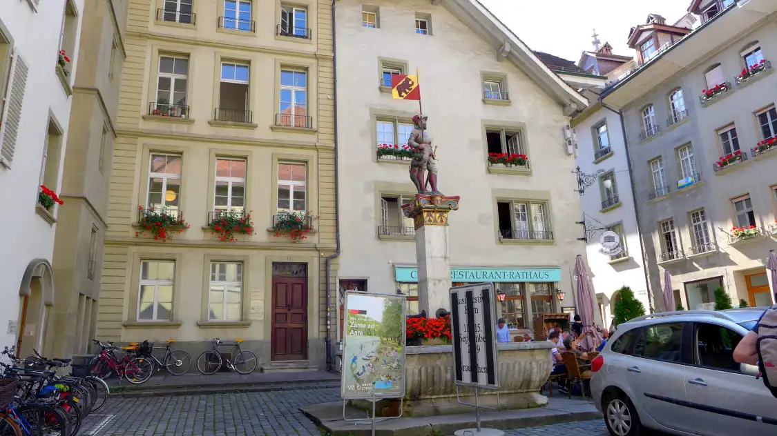 Hotel in zona Banner Carrier or Vexillum Fountain