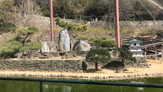 Wakayama Castle Park Zoo