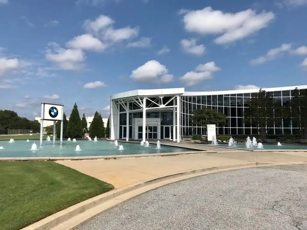 Hotels near BMW Zentrum
