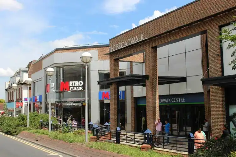 Hotels near The Broadwalk Shopping Centre