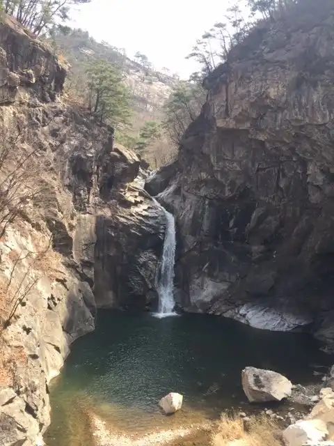Hotels near Sambuyeon Falls