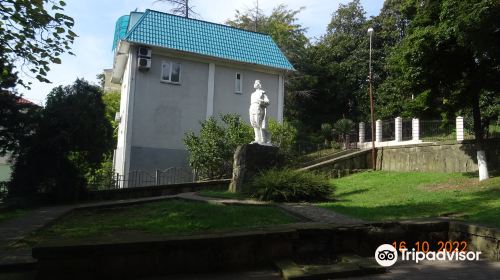 Monument to Gorkiy