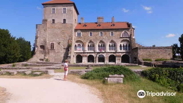 Tata Castle