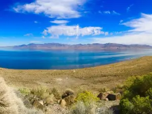 Pyramid Lake