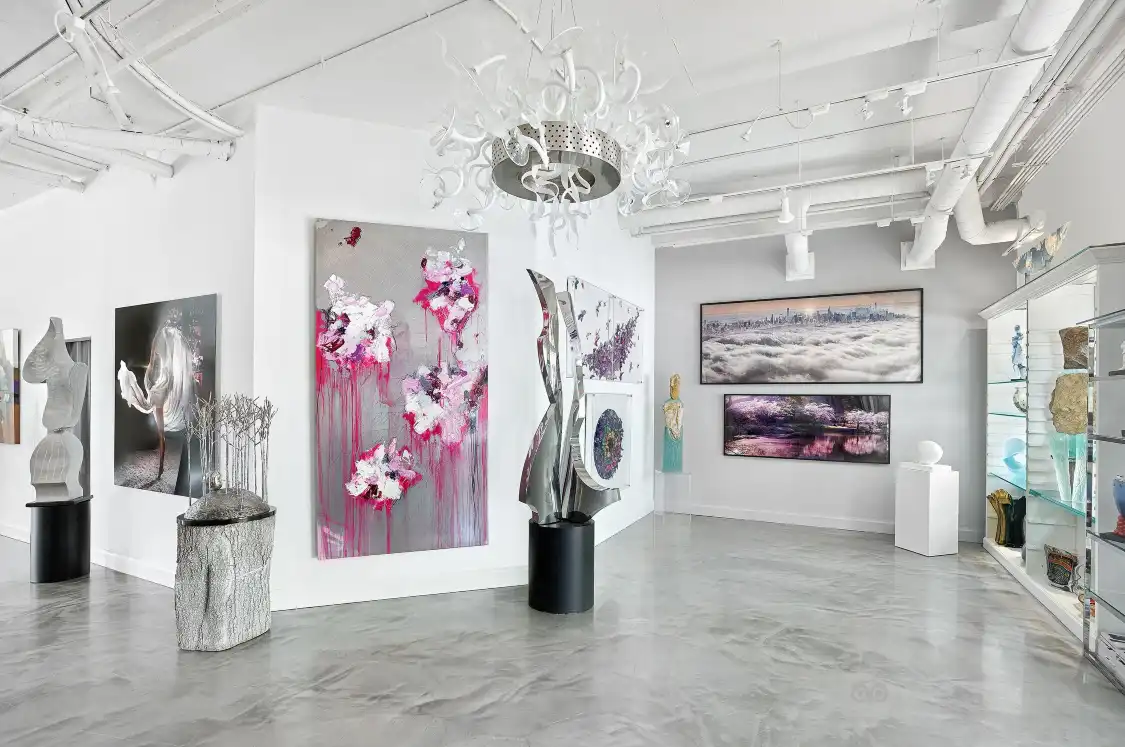 Hotels near Onessimo Fine Art Gallery
