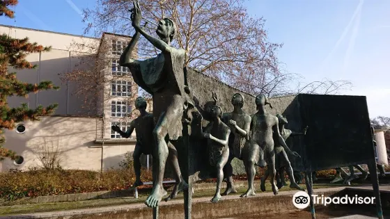 Pied Piper Statue