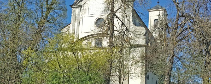 Kostel Nejsvětější trojice v Klášteře
