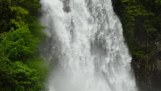 Hiyuki Falls
