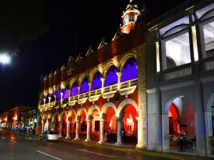 Plaza Principal de Mérida "Plaza Grande", " Jo'ile'ex Nojoch k'íiwik"