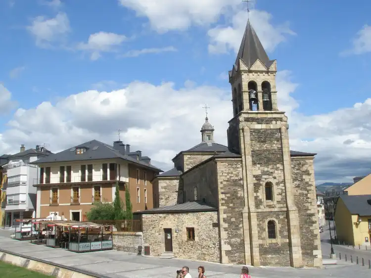 Hotels near Iglesia de San Andres