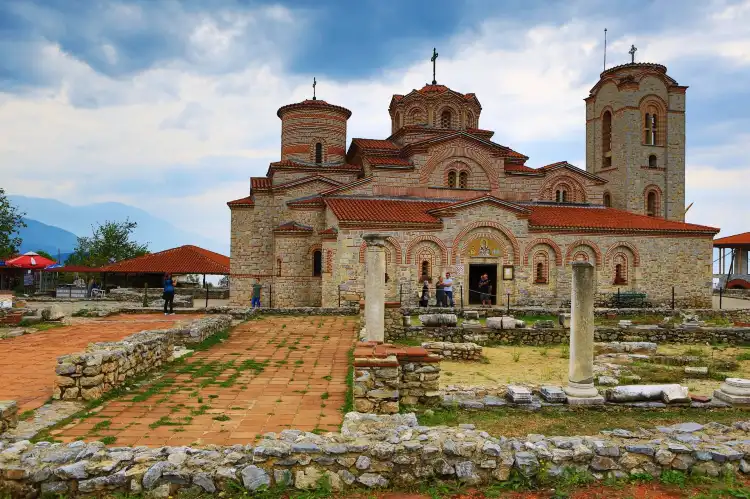 Hotels near Plaoshnik
