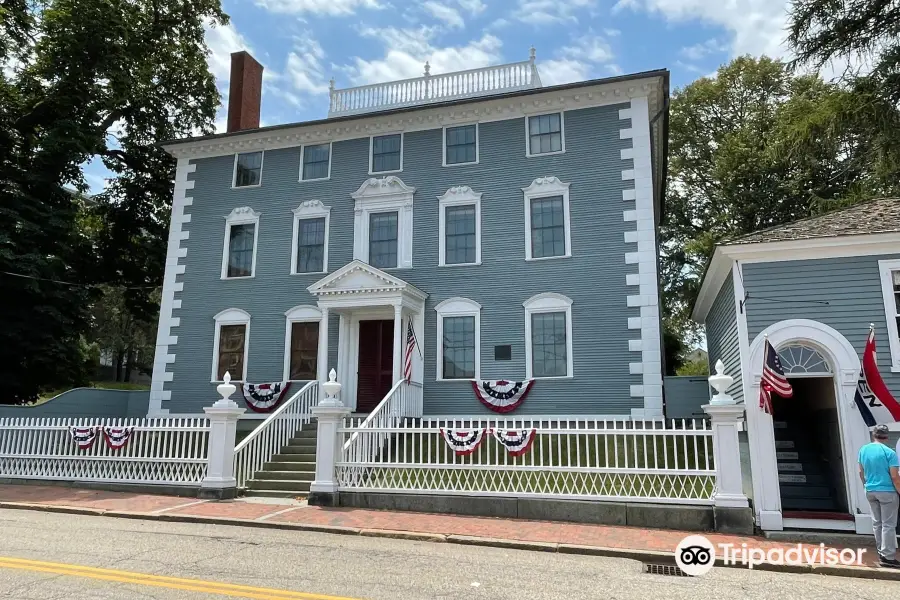 Moffatt-Ladd House & Garden