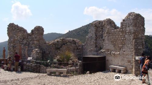 Ruines du Village du Mont Bastide