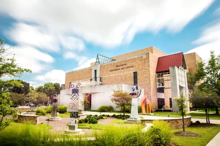 Hoteles cerca de Universidad Estatal del Delta