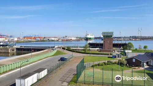 Container-Aussichtsturm