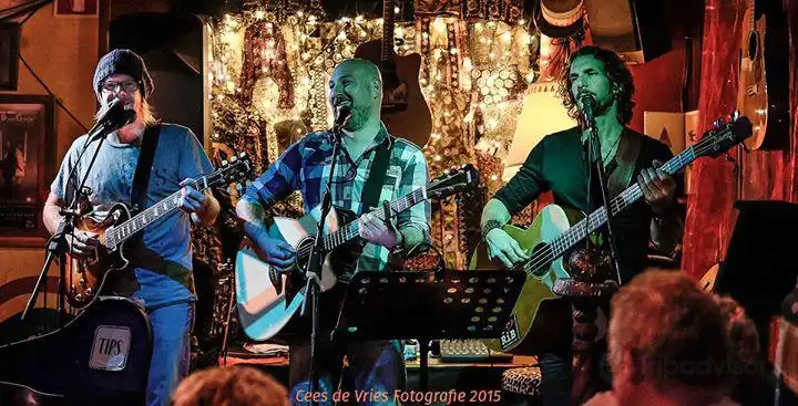 Các khách sạn gần Rock Island Bar
