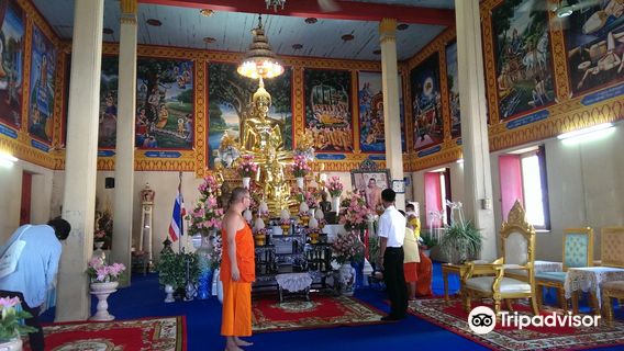 Wat Phra Borommathat Nakhon Chum