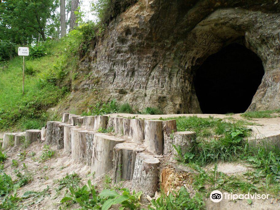 Helme caves