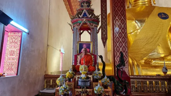 Wat Si Khom Kham, Phayao Lake Town