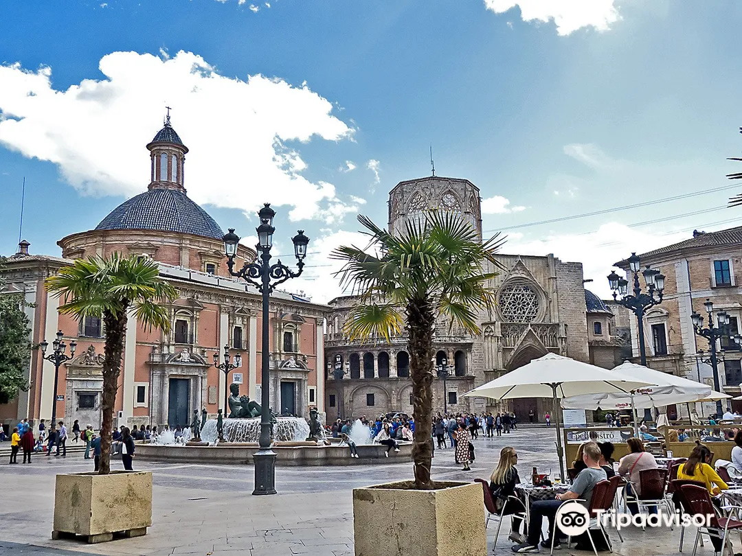 3_Queen's square