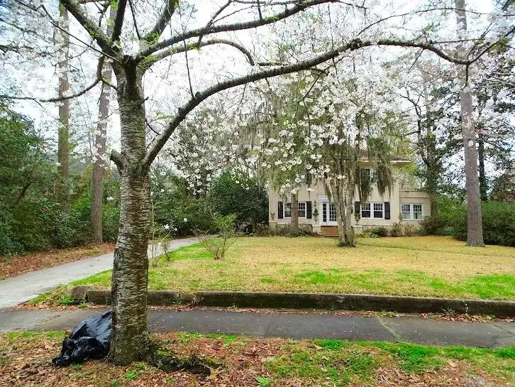 Closest Hotels Near Pyi Daw Aye Pagoda Kawthaung