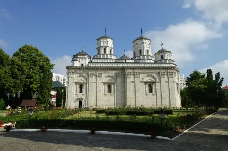 Hotel dekat Galata Monastery