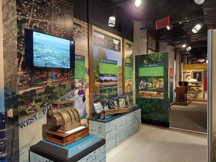 Hotel dekat Richard and Pat Johnson Palm Beach County Museum