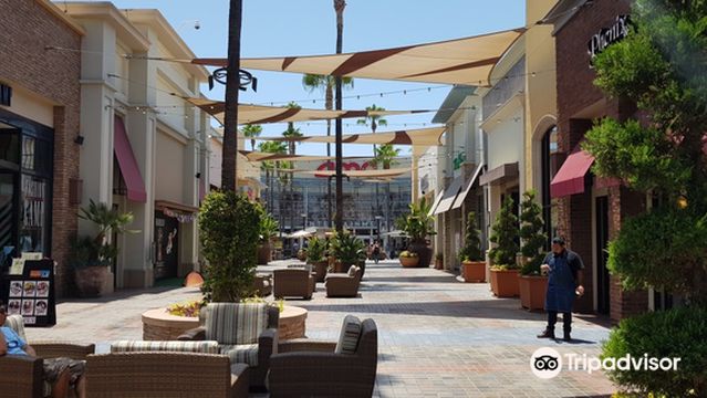 AMC Tustin 14 @ The District