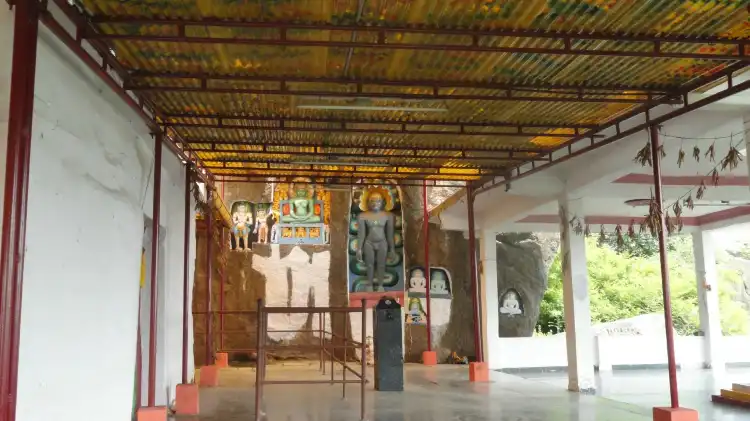 Hotels near Padmakshi Temple