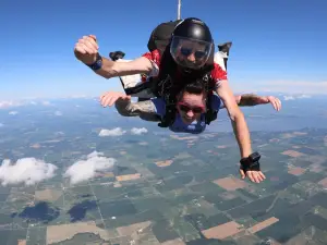 Gateway Skydiving Center - Skydiving in St. Louis