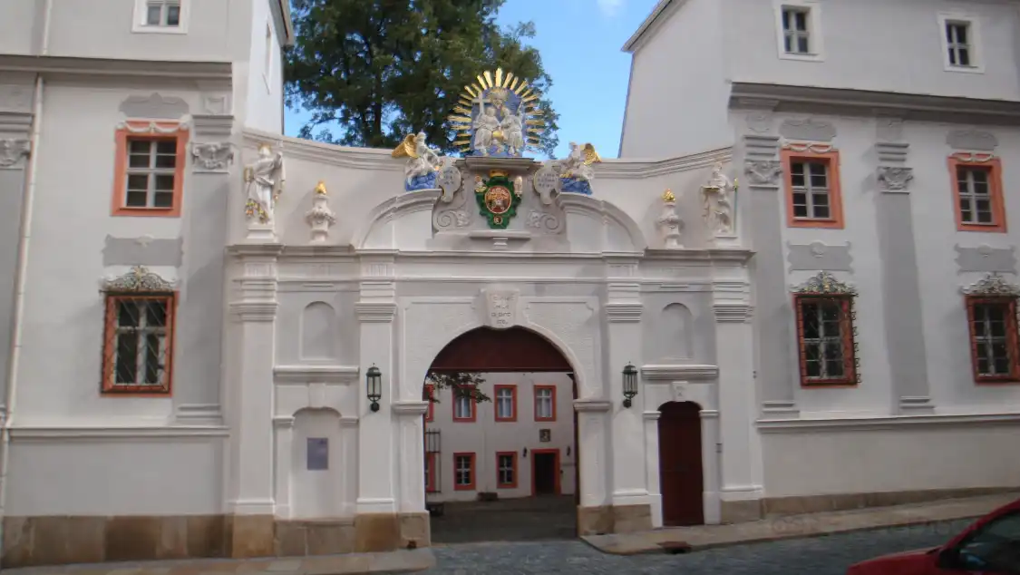 Hotels near Treasury of St Peter's Cathedral