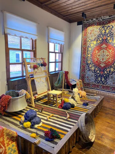 Uşak Halı Kilim Müzesi