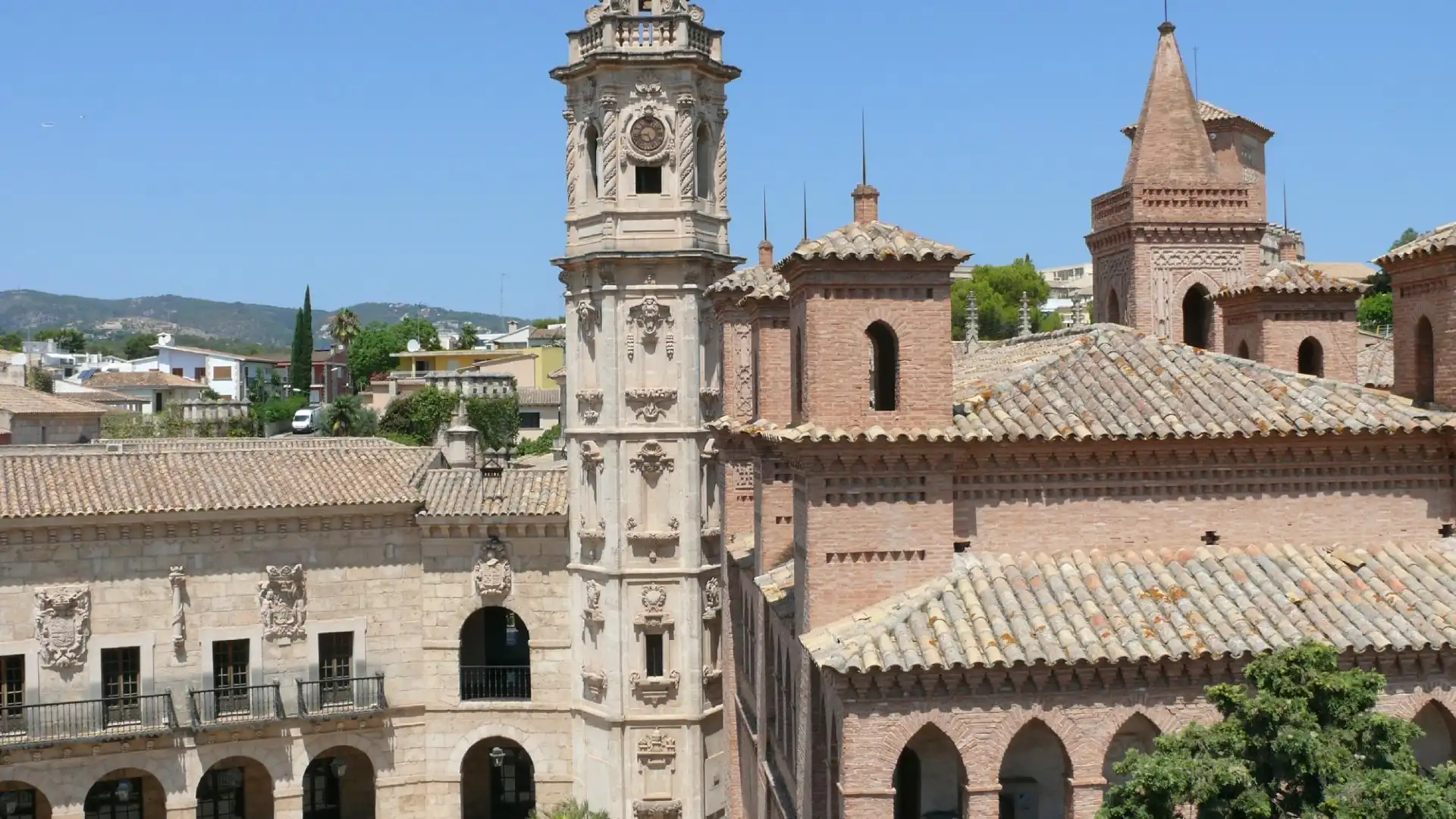 Hotels near Pueblo Espanol