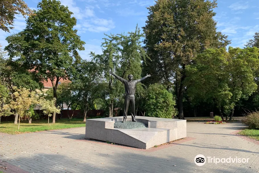 Monument to Yuriy Gagarin