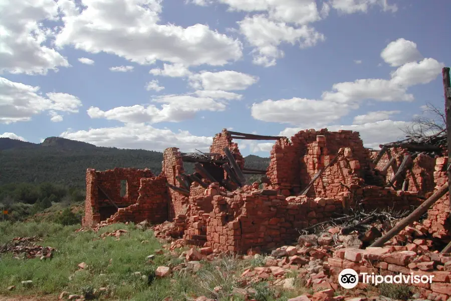 Kinishba Ruins and Fort Apache Museum
