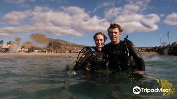 Giedre & Enrique Diving