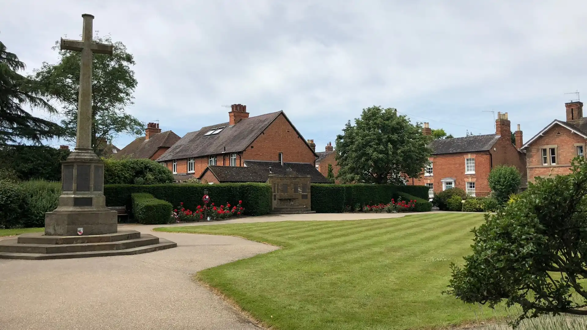 Hotels near Garden of Remembrance
