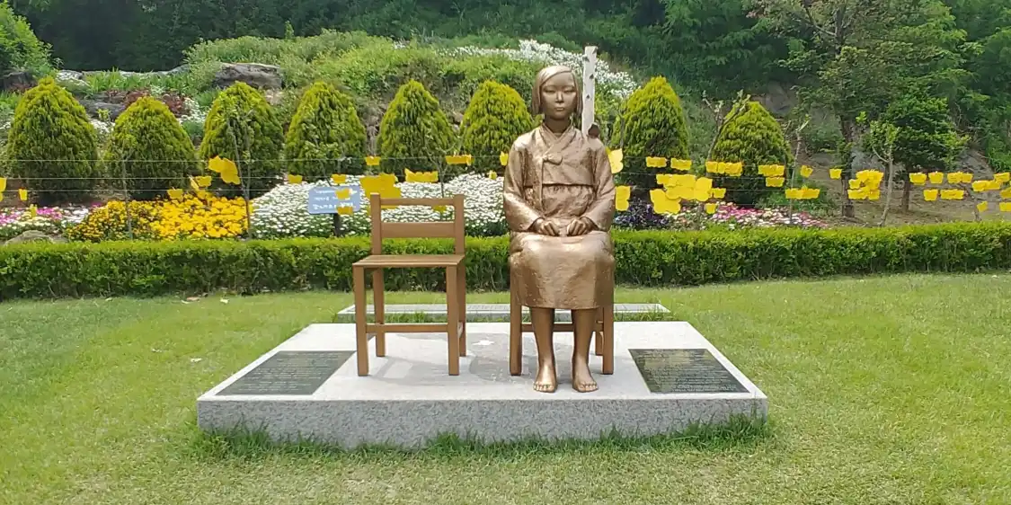 Hotels near Statue of Peace