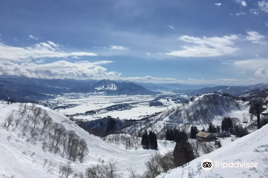 戶狩溫泉滑雪場